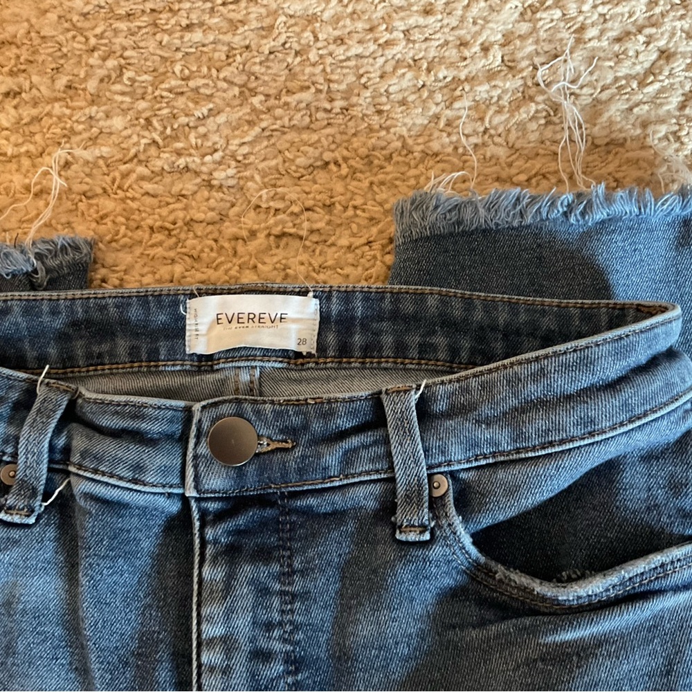 Evereve Distressed Ankle Jeans in Classic Blue